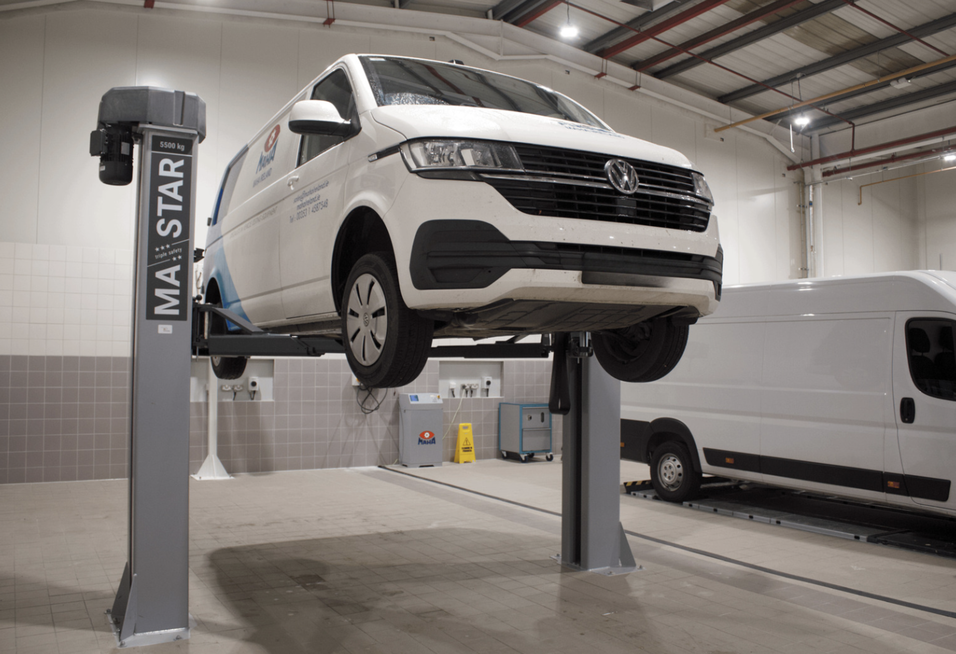 Quality and durability of workshop lifts | © MAHA Ireland